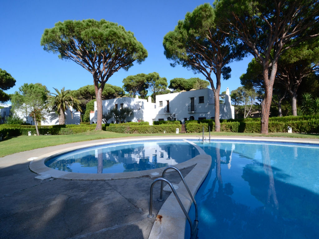 Relajación y Comodidad: Bungalows Vacacionales Cerca del Campo de Golf