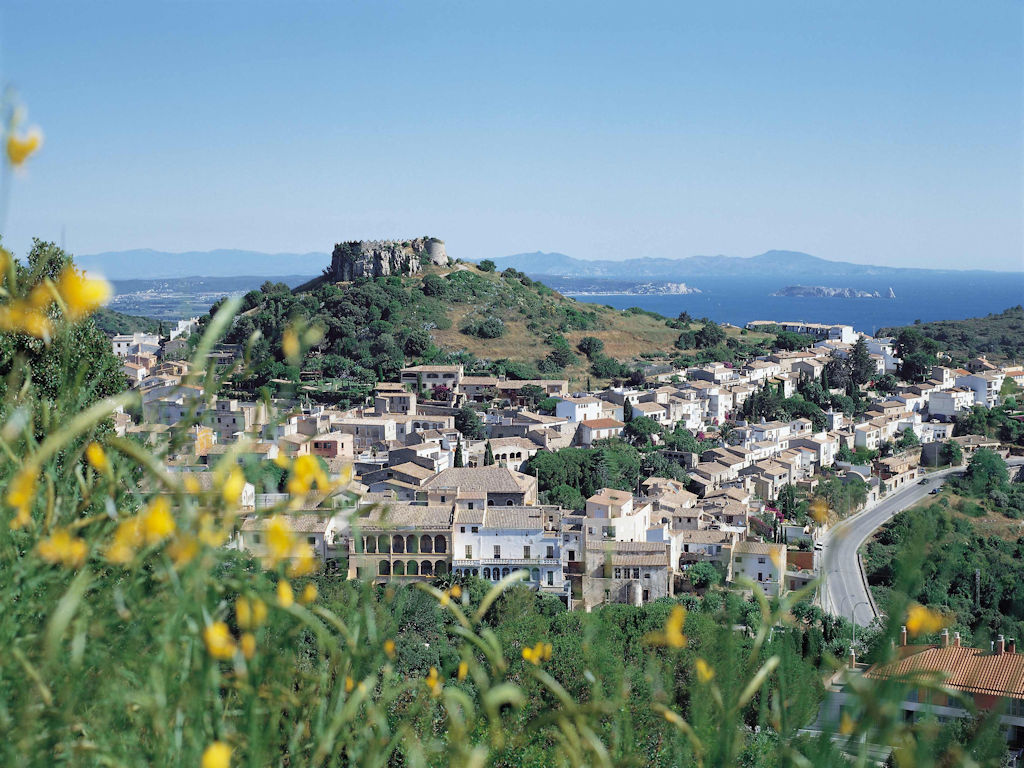 Begur : un bijou charmant de la Costa Brava avec histoire, culture et plages impressionnantes