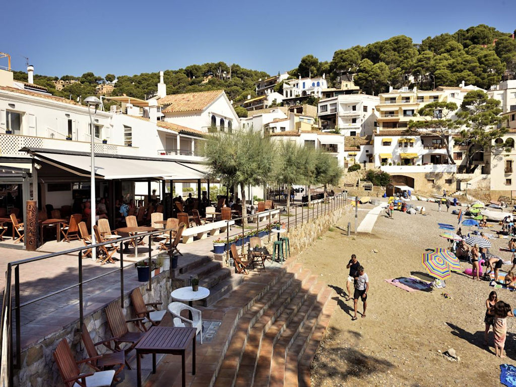 Begur : un bijou charmant de la Costa Brava avec histoire, culture et plages impressionnantes
