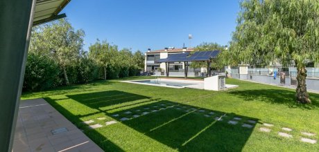 RS 312/3 Modern holiday home for 6 persons with communal pool in Rosas on the Costa Brava