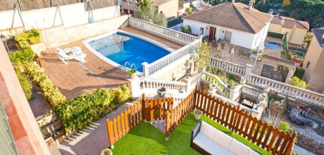 BL 812 Ferienvilla für 9 Personen mit einem privaten Pool und Meerblick in Blanes an der Costa Brava