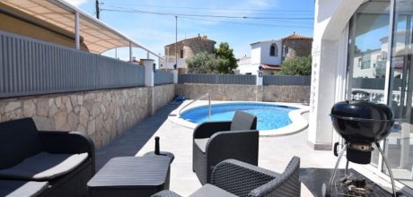 AM 609 Ferienvilla für 6 Personen mit privatem Pool in Empuriabrava an der Costa Brava