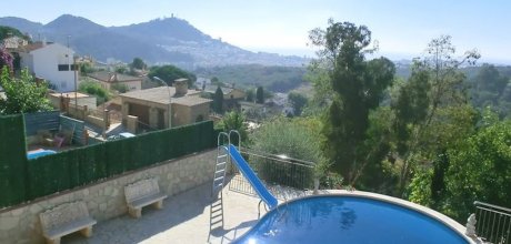 BL 914 Exklusive Ferienvilla für 13 Personen mit privat Pool und Meerblick in Blanes Costa Brava