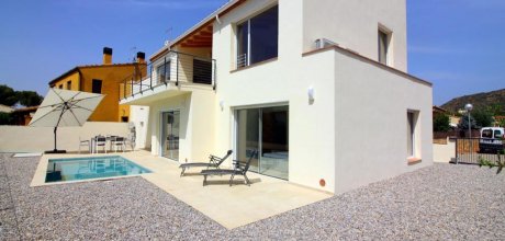 CA 821 Moderne Ferienvilla für 8 Personen mit einem privaten Pool bei Pau an der Costa Brava