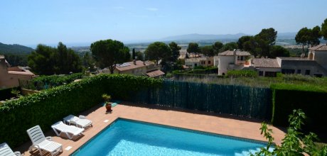 ES 607 Moderne Ferienvilla für 7 Personen mit einem privaten Pool in l`Estartit an der Costa Brava