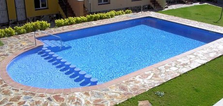 AM 325/1 Holiday house for 6/8 persons with shared pool in Empuriabrava on the Costa Brava