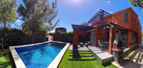MM 825 Holiday villa for 8 persons with a private pool in Miami Playa on the Costa Dorada