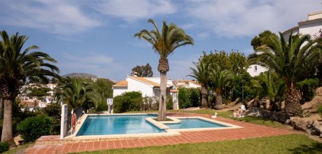 MO 334 Bungalow para 8 personas con piscina comunitaria en Moraira en la Costa Blanca