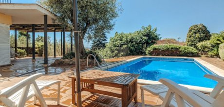 BL 921 Exklusive Ferienvilla für 10 Personen mit privaten Pool und Meerblick in Blanes an der Costa Brava in Spanien