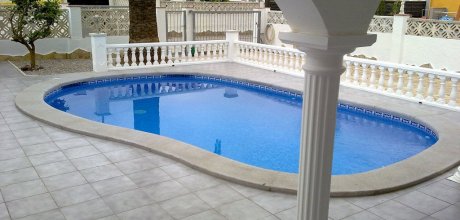 AM 612 Ferienvilla für 6/8 Personen mit privat Pool in Empuriabrava an der Costa Brava