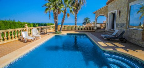 DE 614 Moderne villa pour 6 personnes avec une piscine privée et vue sur la mer à Dénia sur la Costa Blanca