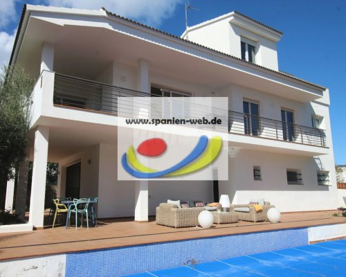 Modernes Ferienhaus, nur 250m vom Strand