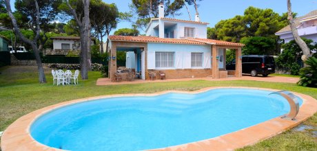 PP 914 Exclusive holiday home near the beach for 10 persons with private pool and sea views on Playa de Pals on the Costa Brava