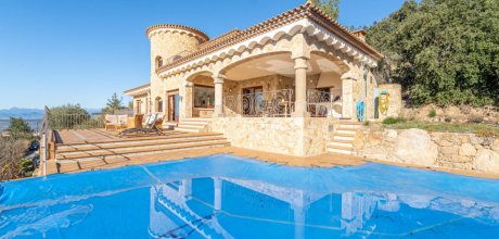 CA 418 Moderne Ferienvilla für 4 Personen mit einem privaten Pool in Palau-Saverdera an der Costa Brava