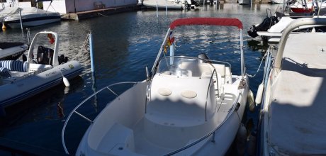 AM 251 Holiday house for 8 persons with jetty in Empuriabrava on the Costa Brava