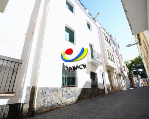 Strandnahe Wohnung im Zentrum von Roses