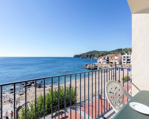 Modernes Apartment direkt am Strand mit Meerblick für 6 Personen in Calella de Palafrugell - Costa Brava Spanien