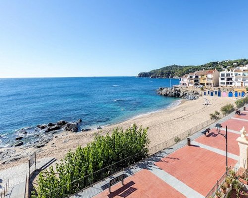 Modernes Apartment direkt am Strand mit Meerblick für 6 Personen in Calella de Palafrugell - Costa Brava Spanien