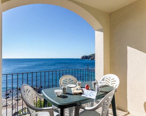Modernes Apartment direkt am Strand mit Meerblick für 6 Personen in Calella de Palafrugell - Costa Brava Spanien