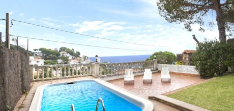 LL 604 Ferienvilla für 6 Personen mit einem privaten Pool und Meerblick bei Lloret de Mar an der Costa Brava
