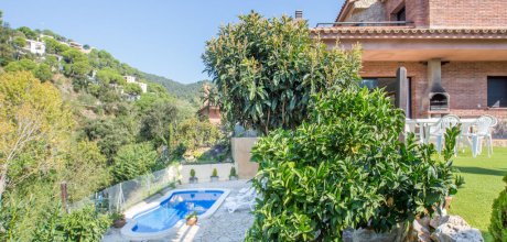 LL 822 Moderne Ferienvilla für 8 Personen mit einem privaten Pool und Meerblick in Cala Canyelles an der Costa Brava