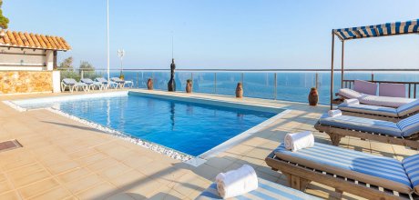 LL 936 Exklusive Ferienvilla für 10/12 Personen mit privatem Pool und Meerblick in Cala Canyelles an der Costa Brava