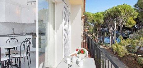 PA 109/21 Strandnahe Ferienwohnung für 4/6 Personen mit Meerblick in Llafranc an der Costa Brava
