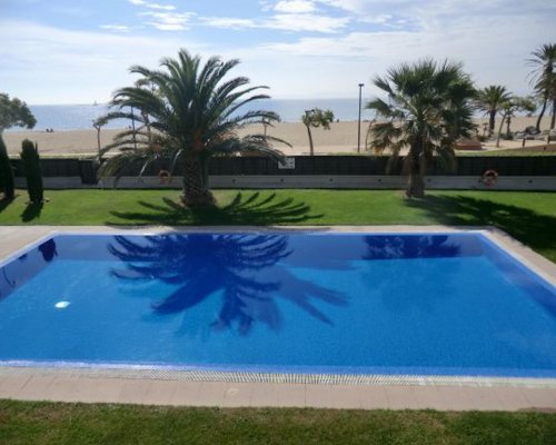 apartment rentals spain Costa Brava opposite the s